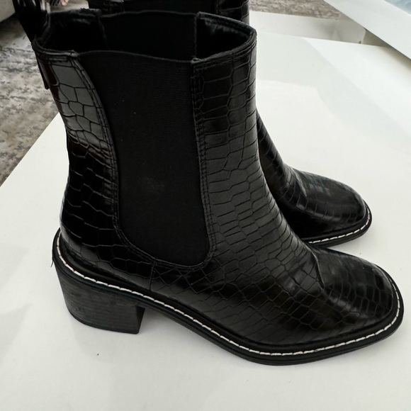 Stunning crocodile skin ankle boot - Picture 5 of 6